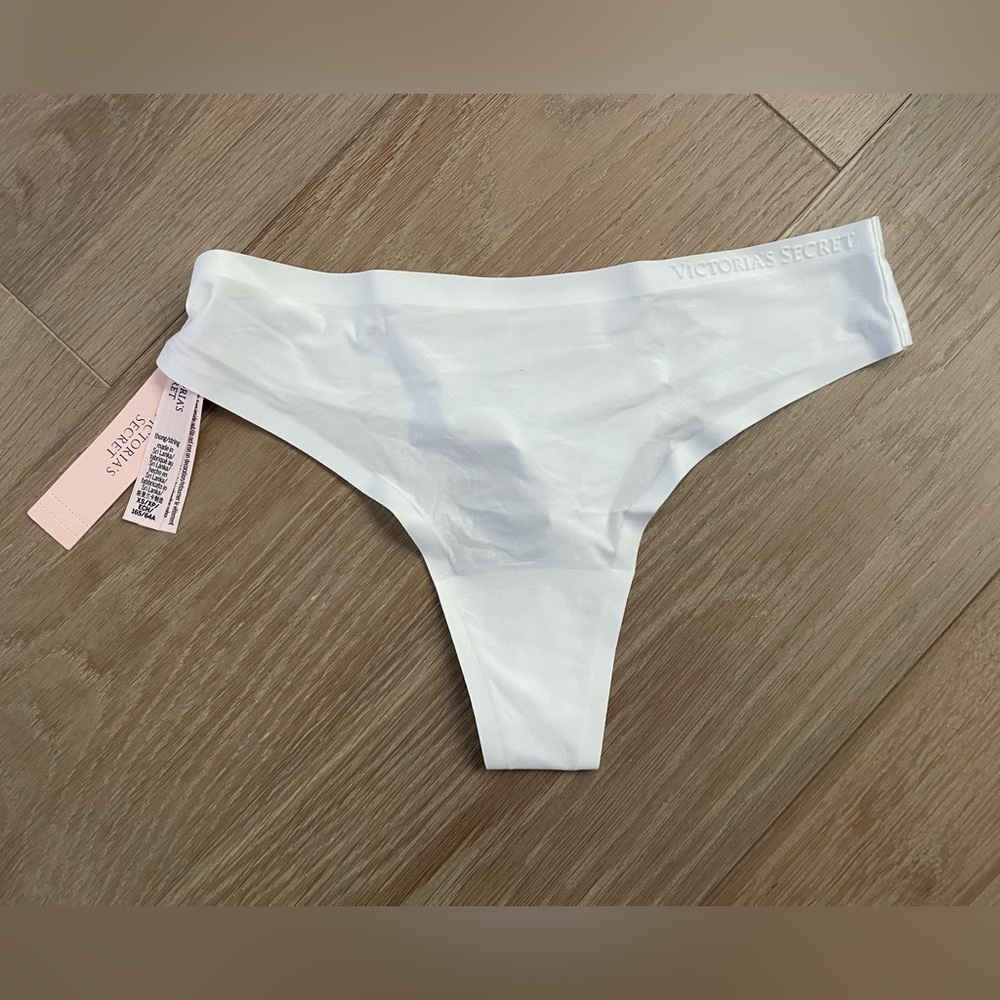 Body by Victoria Flex White Mid-Rise Thong Panty - XS